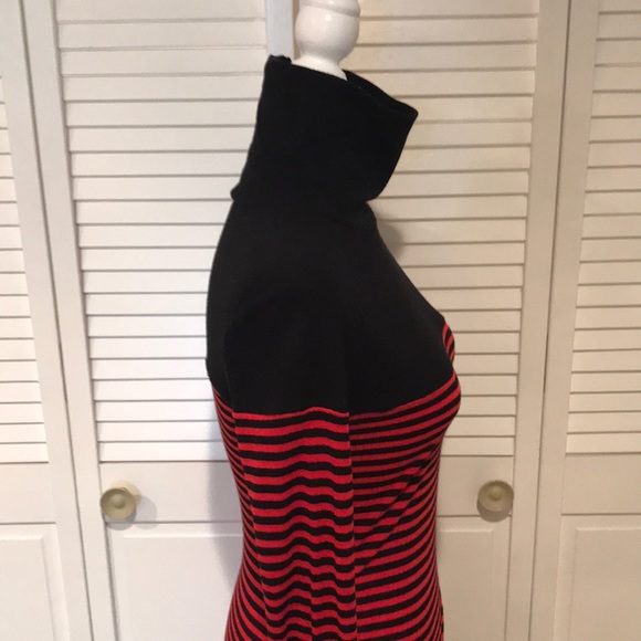 BODYCON | Eye Catching Red and Black Dress - Picture 3 of 4